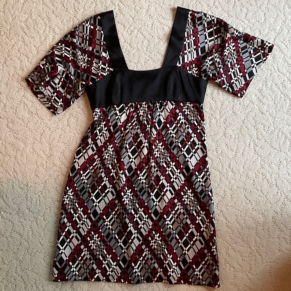 Trina Turk Black and Burgundy Geometric Long Sleeve Dress